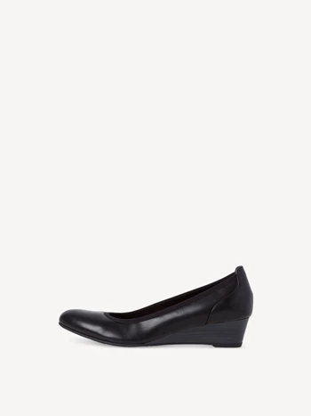 Black Women's Tamaris Wedge Pumps | HTU-470126